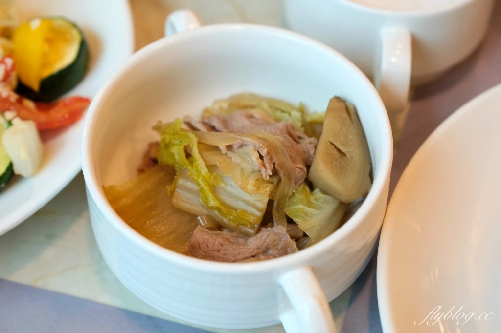 台中西屯｜長榮桂冠酒店．下午茶百匯吃到飽，用餐空間舒適明亮 @飛天璇的口袋