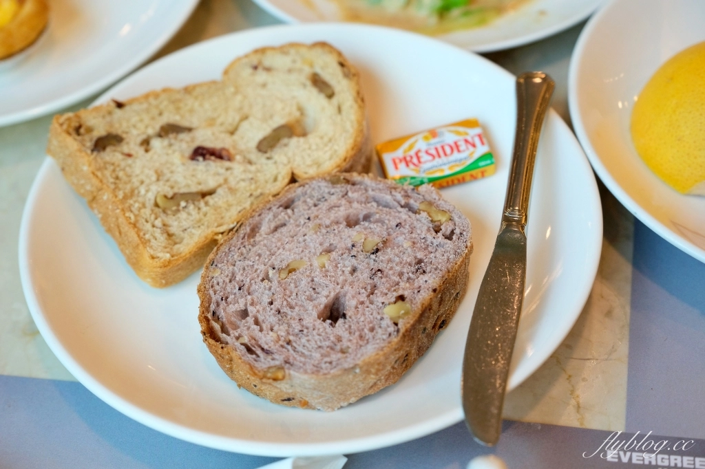 台中西屯｜長榮桂冠酒店．下午茶百匯吃到飽，用餐空間舒適明亮 @飛天璇的口袋