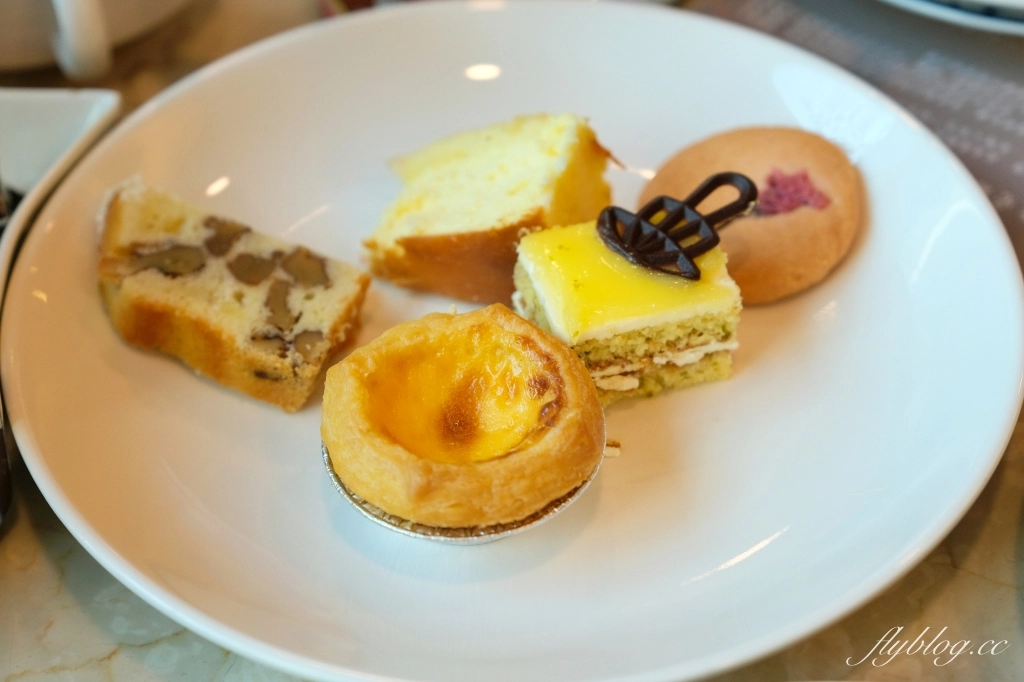 台中西屯｜長榮桂冠酒店．下午茶百匯吃到飽，用餐空間舒適明亮 @飛天璇的口袋