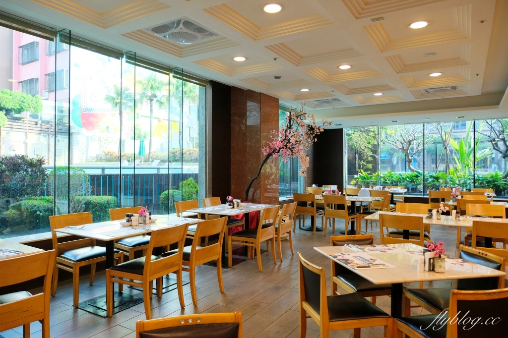 台中西屯｜長榮桂冠酒店．下午茶百匯吃到飽，用餐空間舒適明亮 @飛天璇的口袋