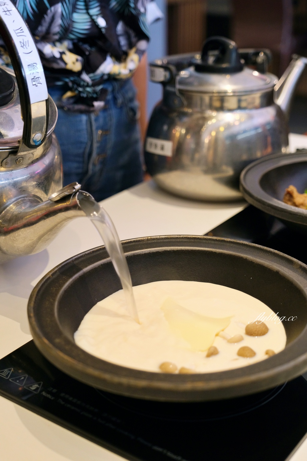 台中西屯｜狂一鍋．網路票選10大必吃台式火鍋，鎮店之寶狂銷200座101大樓 @飛天璇的口袋