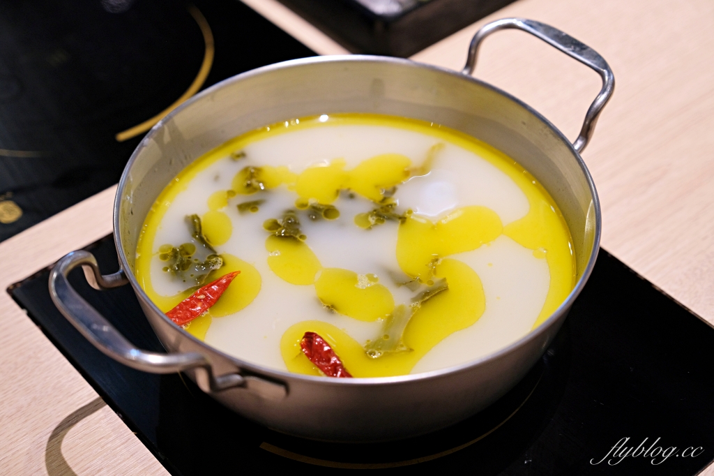 台中東區｜肉多多火鍋．全台連鎖火鍋網路聲量連續三年第一名， 40種蔬菜火鍋料無限供應是蔬食者的天堂 @飛天璇的口袋