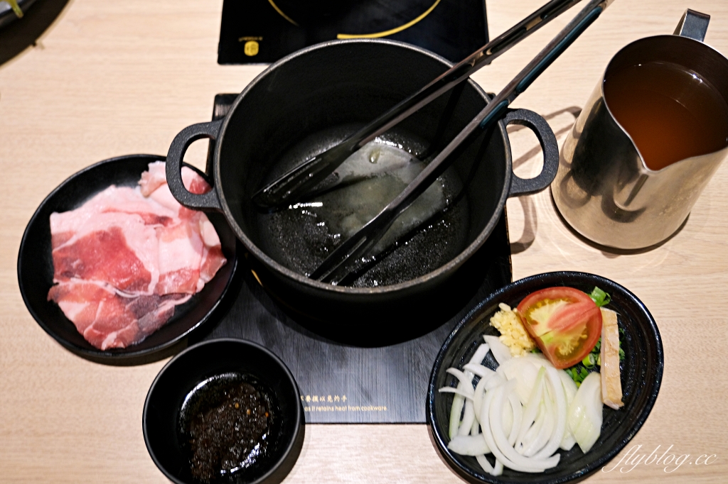 台中東區｜肉多多火鍋．全台連鎖火鍋網路聲量連續三年第一名， 40種蔬菜火鍋料無限供應是蔬食者的天堂 @飛天璇的口袋