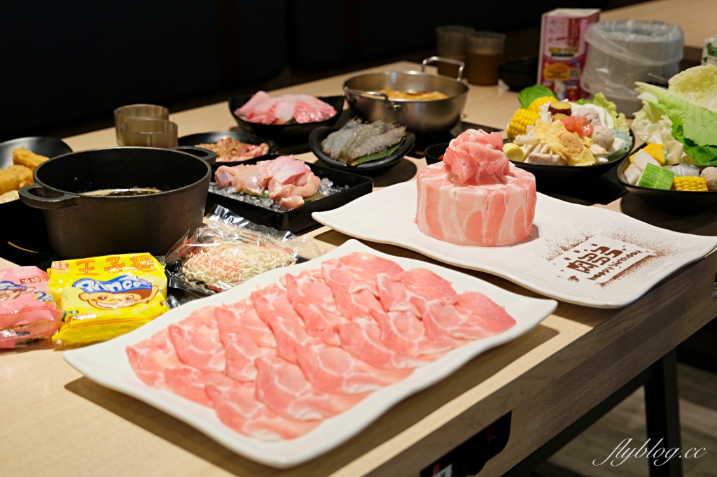 台中東區｜肉多多火鍋．全台連鎖火鍋網路聲量連續三年第一名， 40種蔬菜火鍋料無限供應是蔬食者的天堂 @飛天璇的口袋