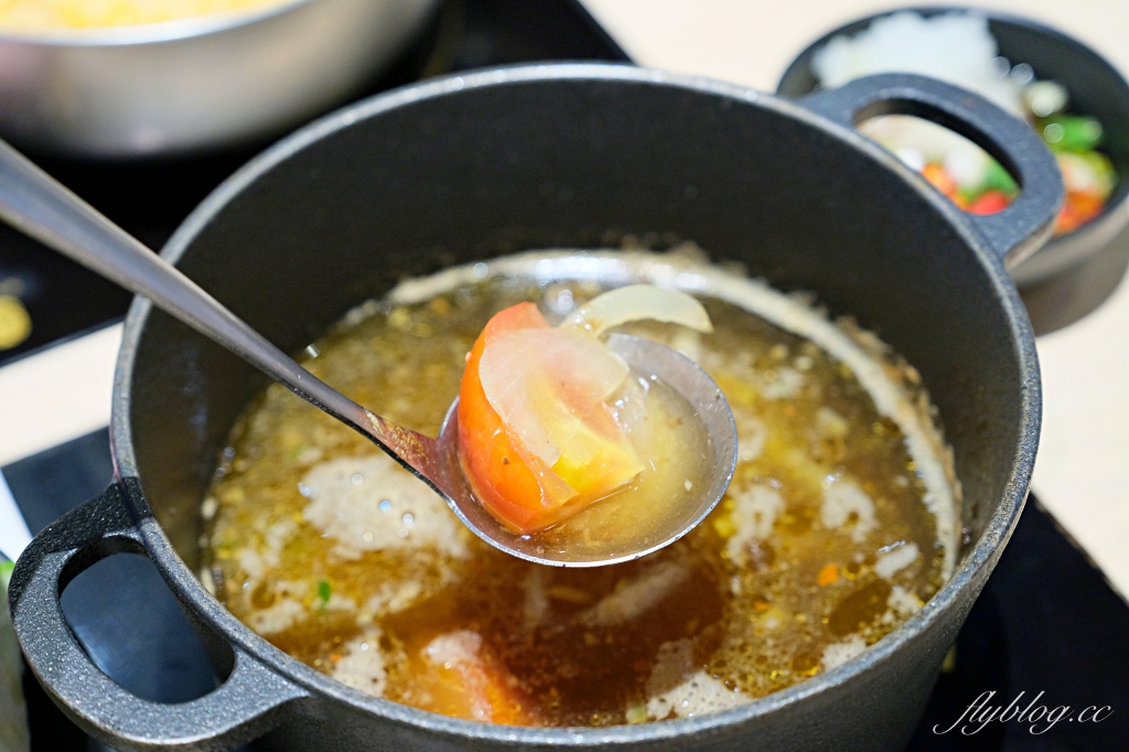 台中東區｜肉多多火鍋．全台連鎖火鍋網路聲量連續三年第一名， 40種蔬菜火鍋料無限供應是蔬食者的天堂 @飛天璇的口袋