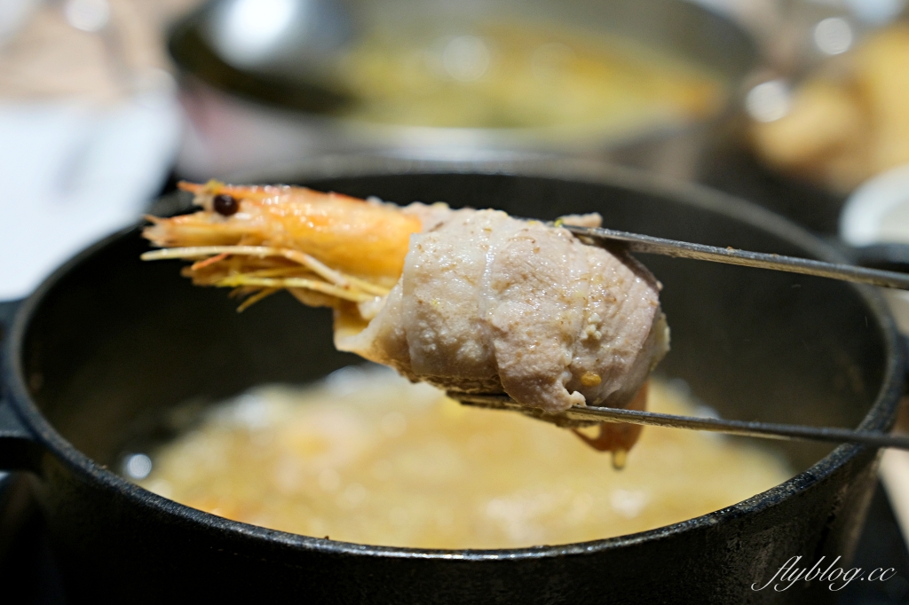 台中東區｜肉多多火鍋．全台連鎖火鍋網路聲量連續三年第一名， 40種蔬菜火鍋料無限供應是蔬食者的天堂 @飛天璇的口袋