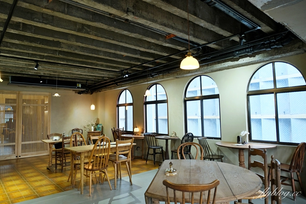 台中西區｜喫茶S&eacute;nmi ．藏在五樓的神秘咖啡館．老城區昭和時期老宅 @飛天璇的口袋