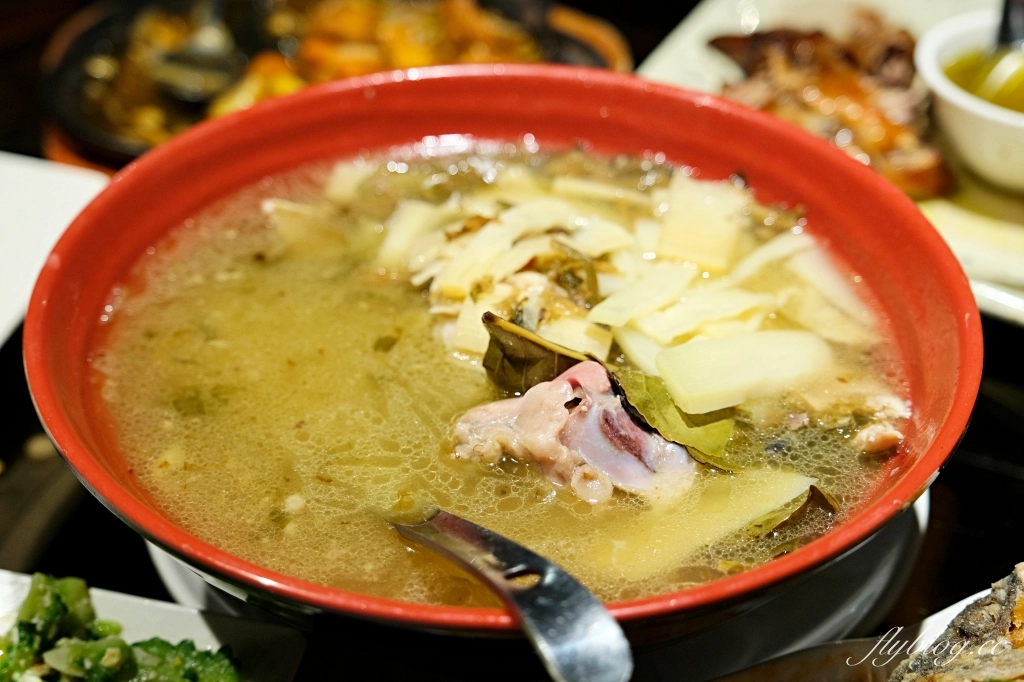 南投竹山｜竹香園甕缸雞 竹山店．到紫南宮拜拜必吃，台南來的人氣甕缸雞 @飛天璇的口袋