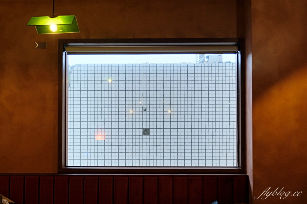 台中北區|KroX Coffee HQ.充滿復古風情的咖啡館,週末假日營業到深夜 @飛天璇的口袋 台中北區|KroX Coffee HQ.充滿復古風情的咖啡館,週末假日營業到深夜 @飛天璇的口袋