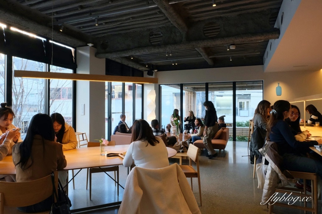 日本東京｜Blue Bottle Coffee 藍瓶咖啡 澀谷店．全世界首間座落於公園內的藍瓶咖啡 @飛天璇的口袋