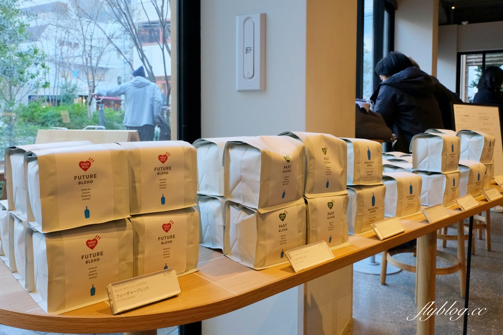 日本東京｜Blue Bottle Coffee 藍瓶咖啡 澀谷店．全世界首間座落於公園內的藍瓶咖啡 @飛天璇的口袋