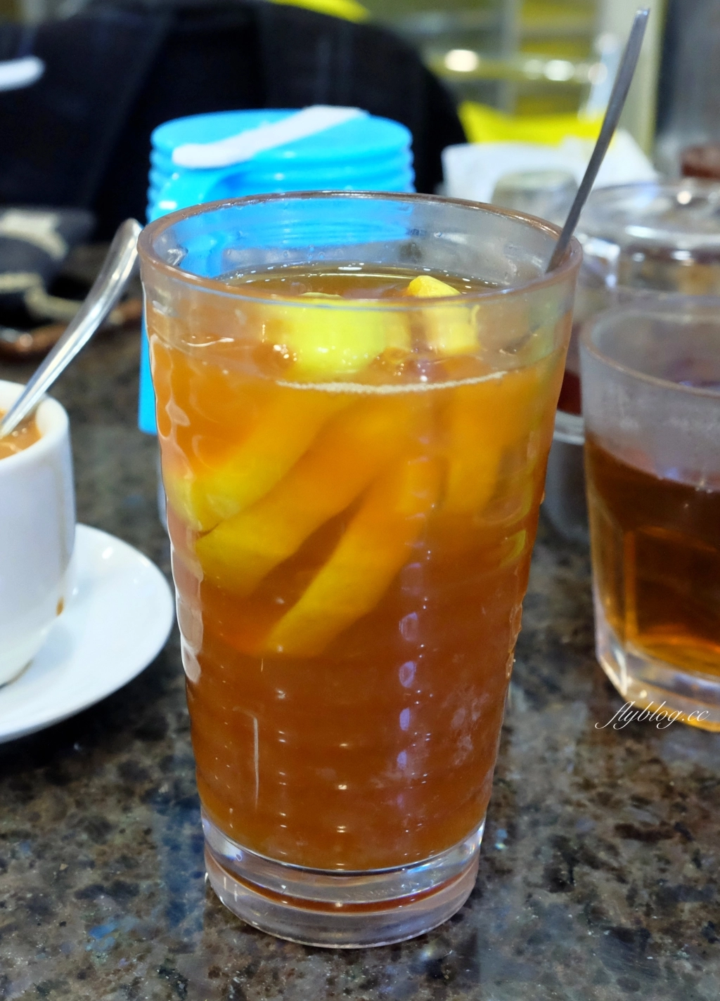 澳門半島｜榮暉咖啡美食．必點馳名雞米湯，大三巴牌坊周邊美食 @飛天璇的口袋