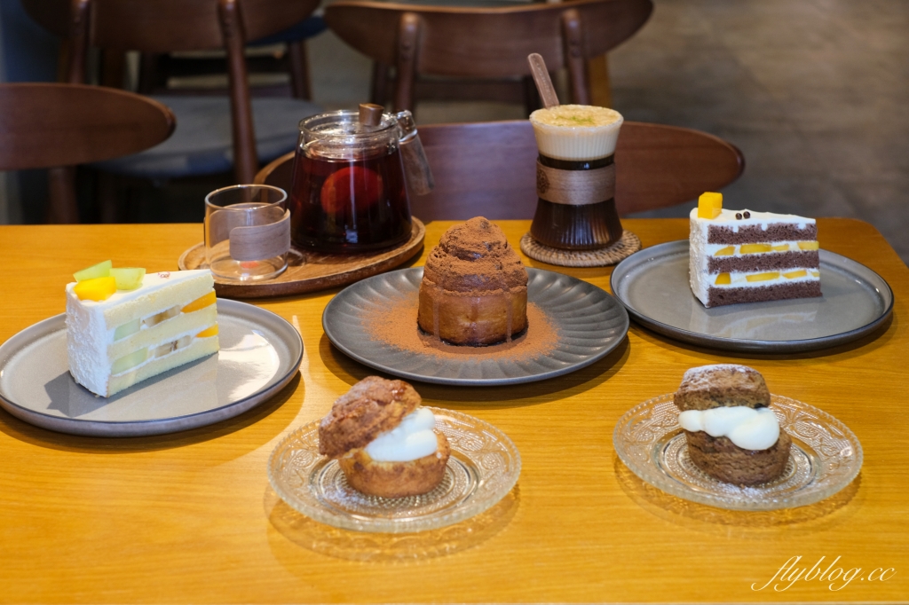 台中西區｜OZM 啢男咖啡甜點．台中超好吃肉桂捲，兩個年輕男生開的咖啡甜點店 @飛天璇的口袋