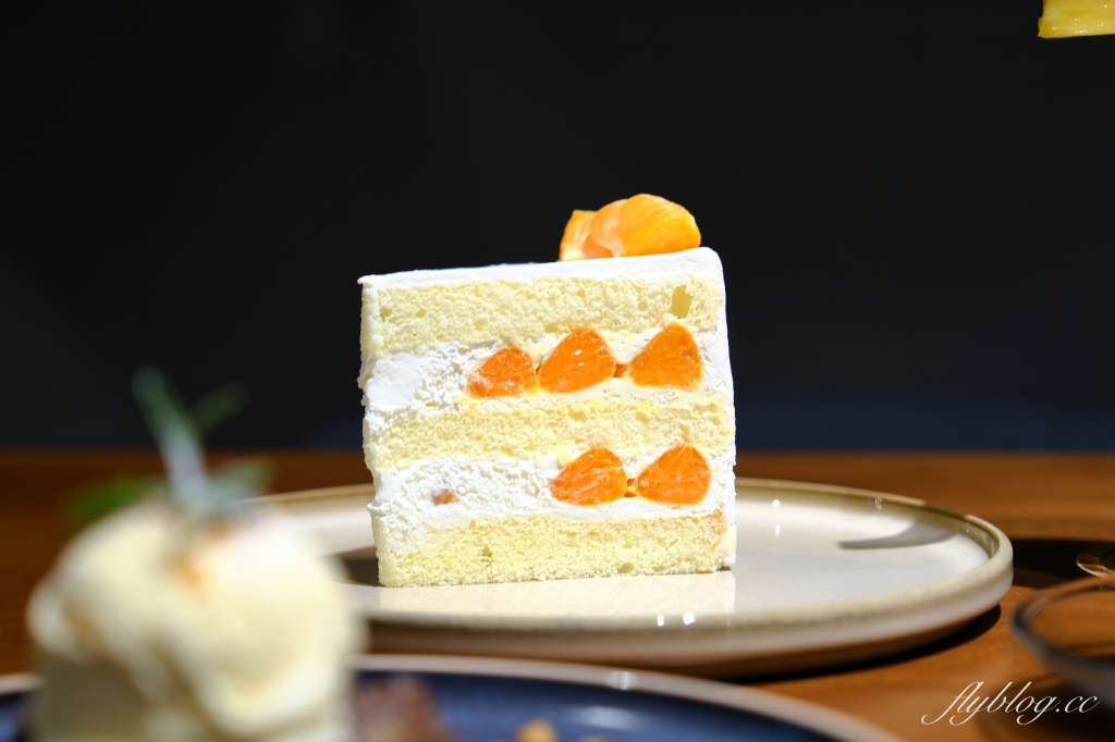 台中西區｜OZM 啢男咖啡甜點．台中超好吃肉桂捲，兩個年輕男生開的咖啡甜點店 @飛天璇的口袋