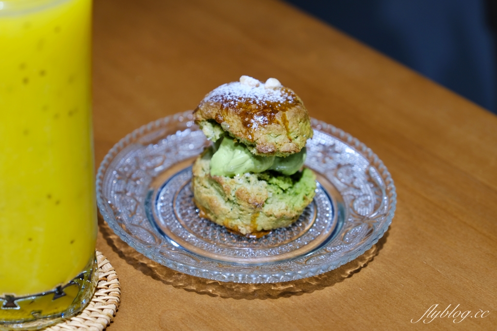台中西區｜OZM 啢男咖啡甜點．台中超好吃肉桂捲，兩個年輕男生開的咖啡甜點店 @飛天璇的口袋