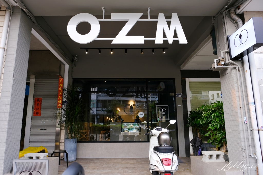 台中西區｜OZM 啢男咖啡甜點．台中超好吃肉桂捲，兩個年輕男生開的咖啡甜點店 @飛天璇的口袋