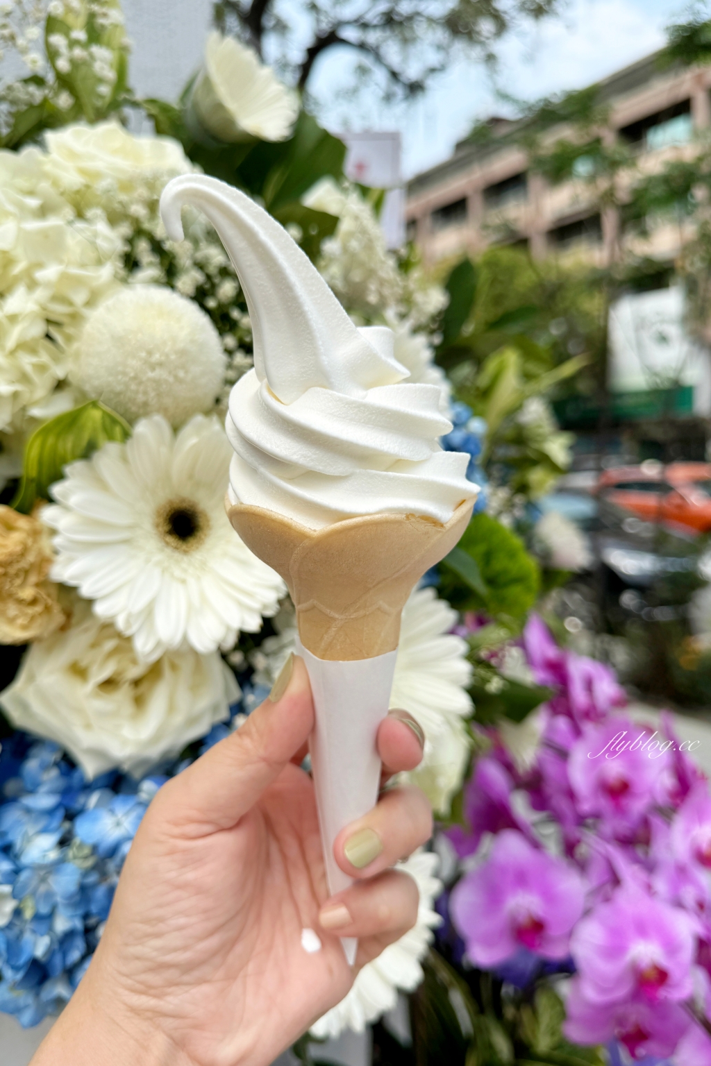 台中南屯｜蜷尾家胖 台中店．台南人氣冰品進駐UR LIVING，必買好吃的台式麵包 @飛天璇的口袋