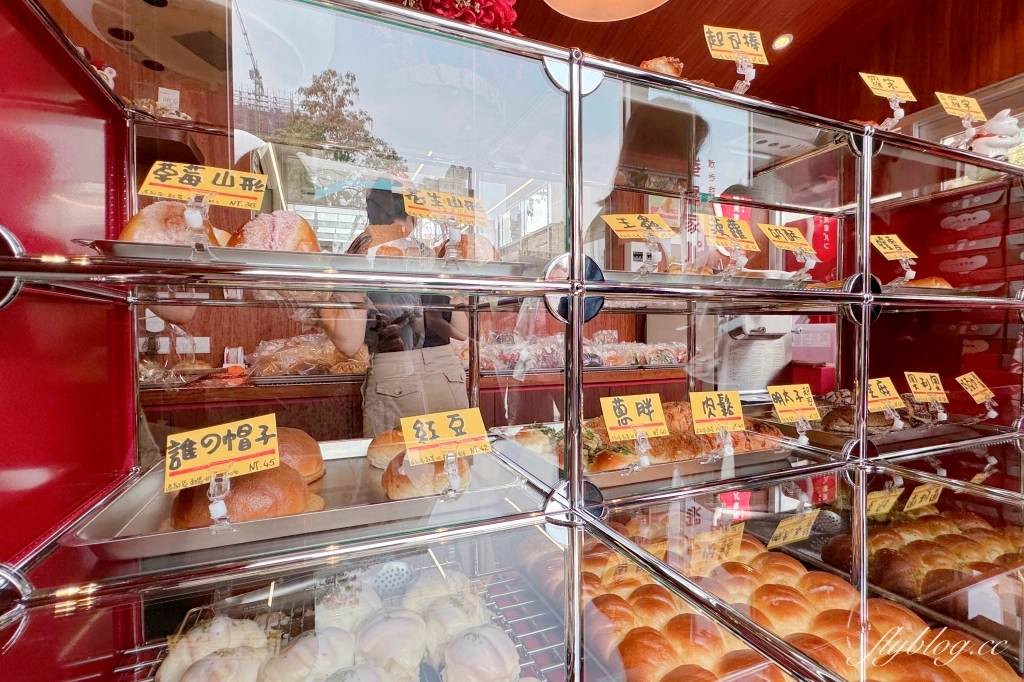 台中南屯｜蜷尾家胖 台中店．台南人氣冰品進駐UR LIVING，必買好吃的台式麵包 @飛天璇的口袋