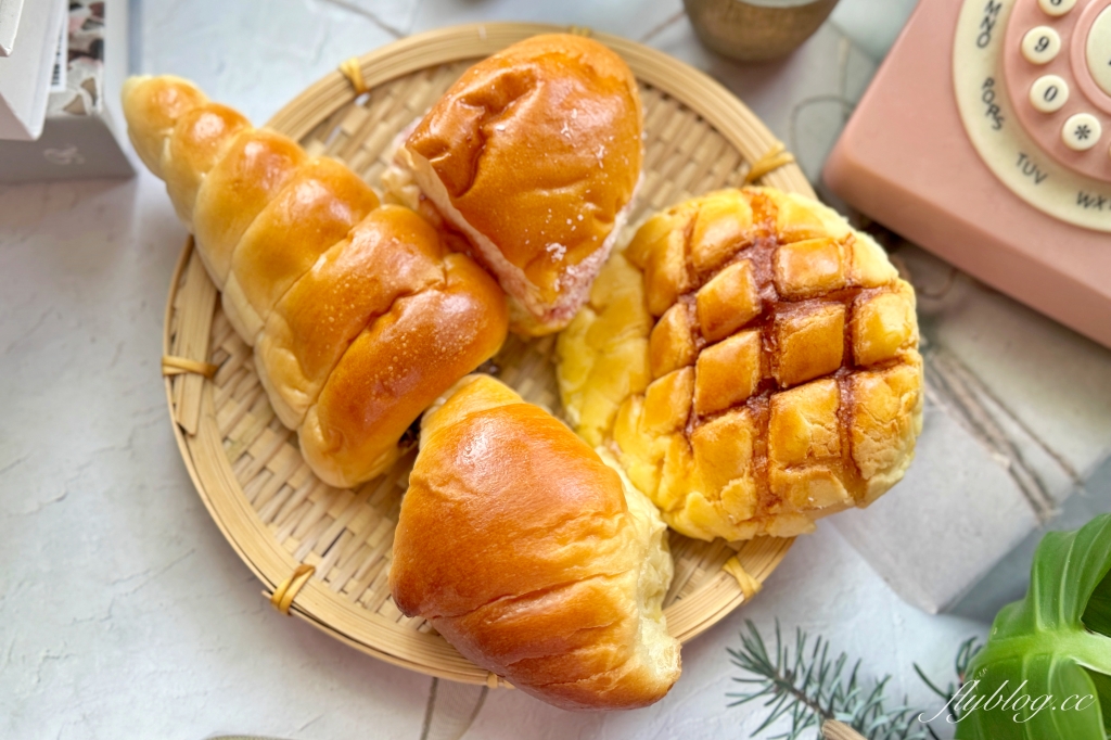 台中南屯｜蜷尾家胖 台中店．台南人氣冰品進駐UR LIVING，必買好吃的台式麵包 @飛天璇的口袋