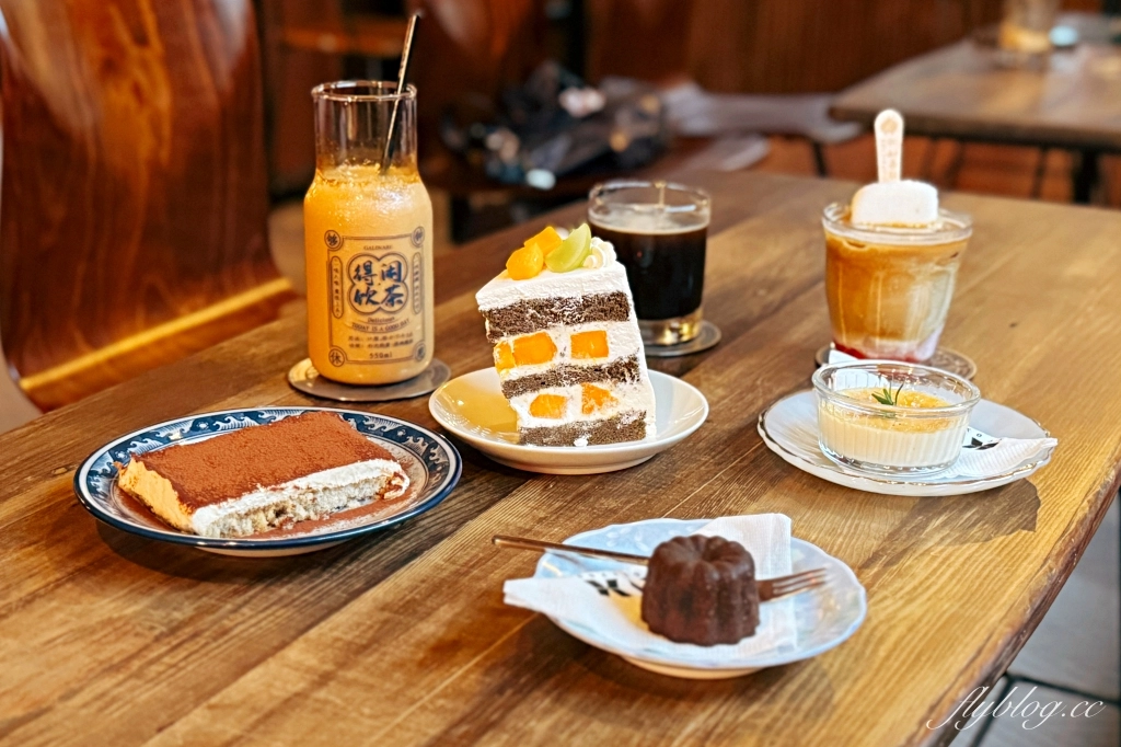 台中北區|KroX Coffee HQ.充滿復古風情的咖啡館,週末假日營業到深夜 @飛天璇的口袋 台中北區|KroX Coffee HQ.充滿復古風情的咖啡館,週末假日營業到深夜 @飛天璇的口袋