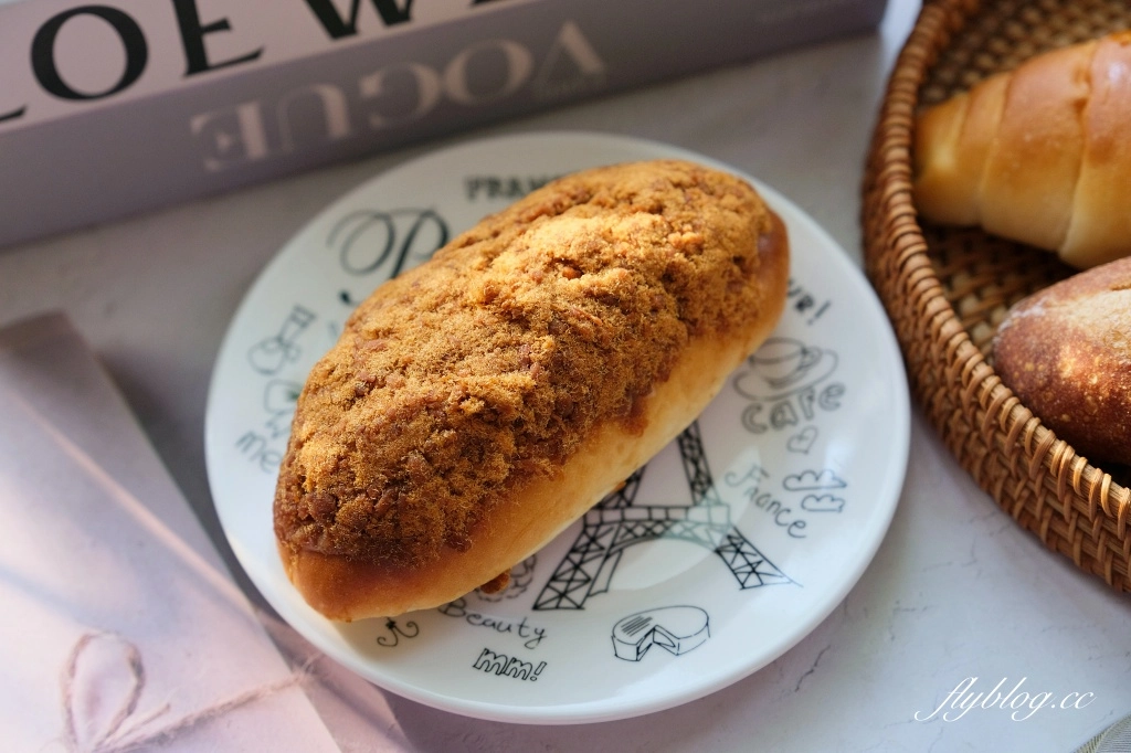 台中西區｜美玖里．台日夫妻開的麵包店，有好吃的德國結和鹽可頌 @飛天璇的口袋