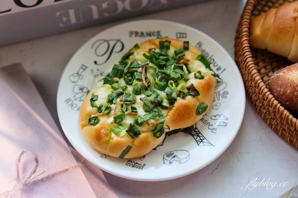 台中西區｜美玖里．台日夫妻開的麵包店，有好吃的德國結和鹽可頌 @飛天璇的口袋