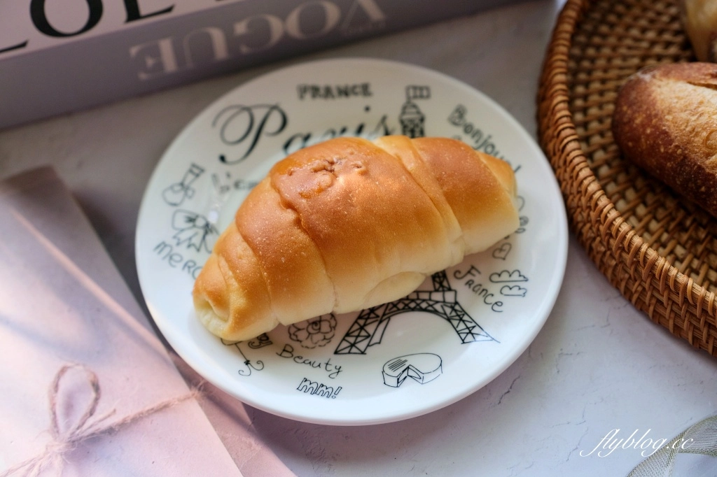 台中西區｜美玖里．台日夫妻開的麵包店，有好吃的德國結和鹽可頌 @飛天璇的口袋