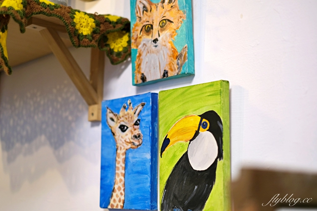 台中北區｜榮華街咖啡．台中可愛的街角咖啡館，推薦千層蛋糕好好吃 @飛天璇的口袋