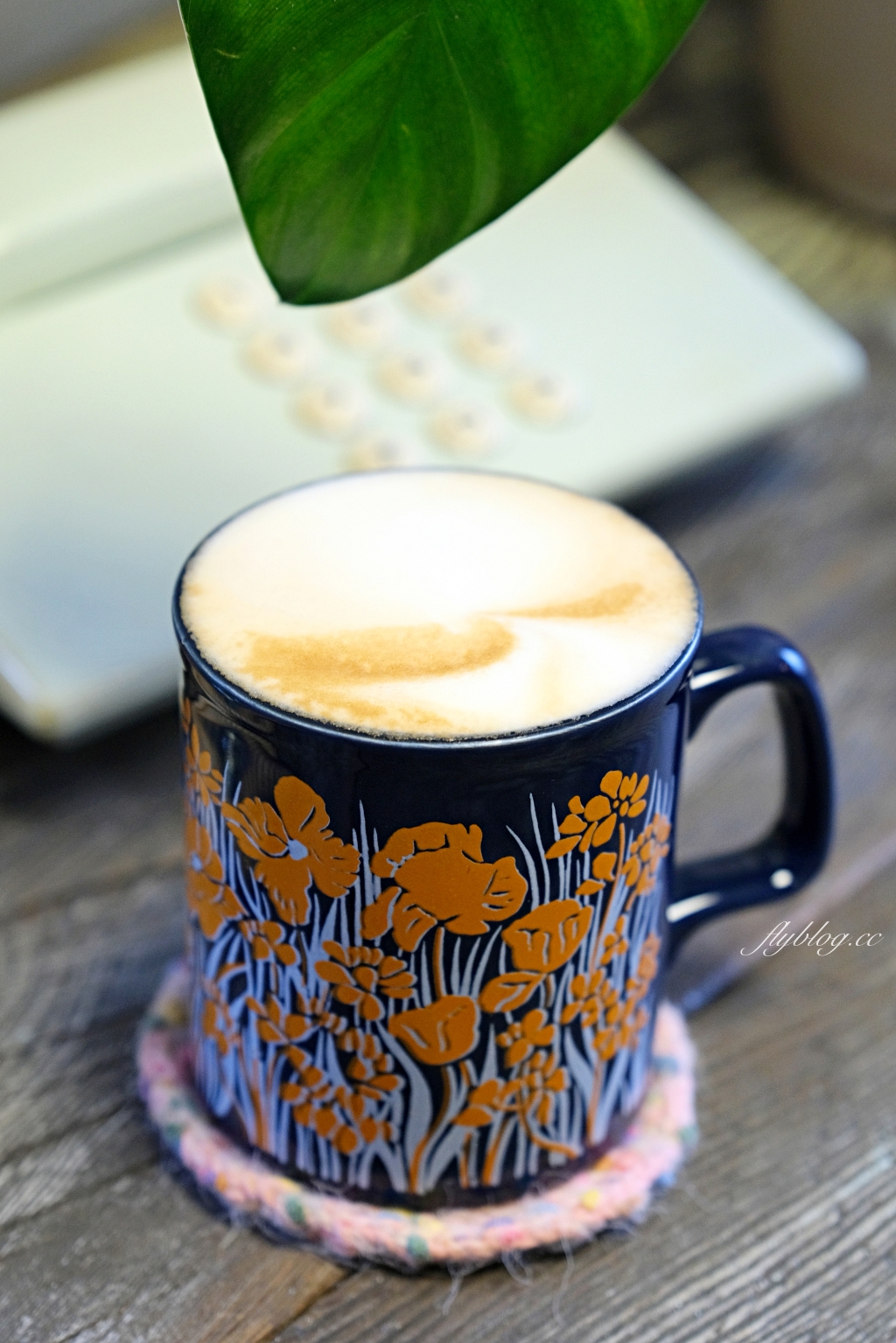 台中北區｜榮華街咖啡．台中可愛的街角咖啡館，推薦千層蛋糕好好吃 @飛天璇的口袋