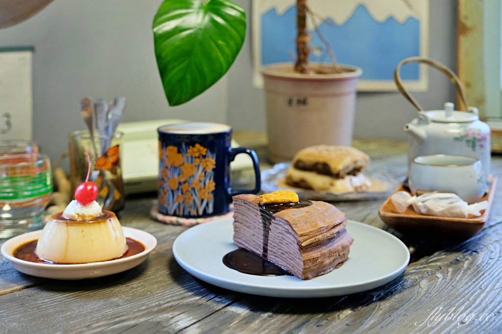 台中北區｜榮華街咖啡．台中可愛的街角咖啡館，推薦千層蛋糕好好吃 @飛天璇的口袋