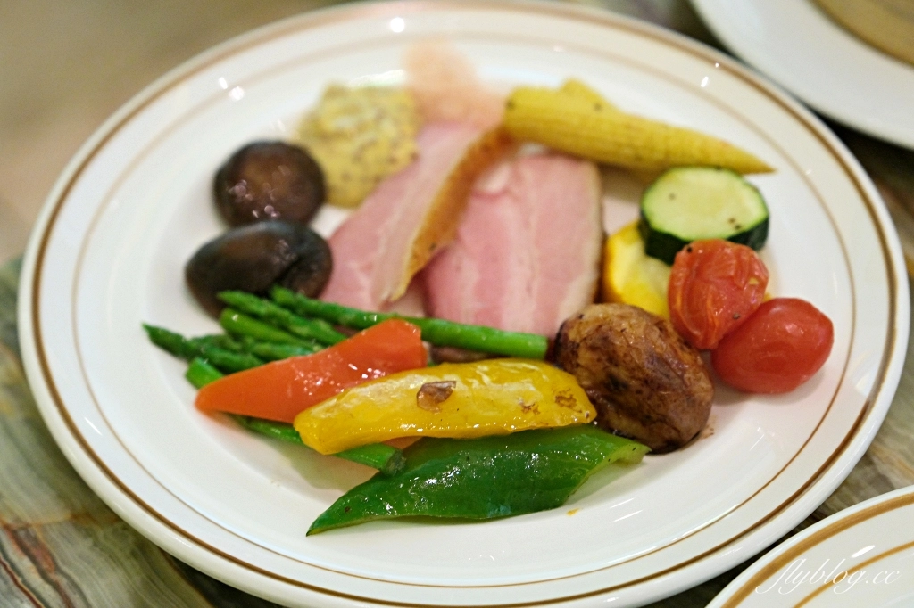 台中西屯｜林酒店．LV森林百匯下午茶吃到飽，5大異國料理主題，假日980元吃到飽 @飛天璇的口袋