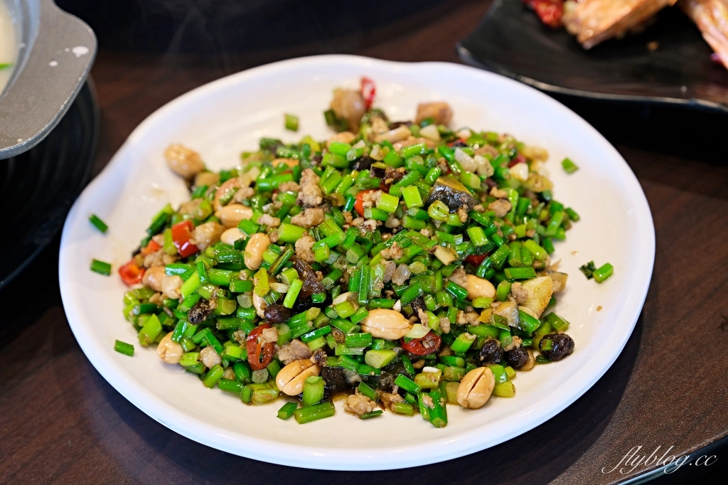 南投竹山｜饗富餐廳．紫南宮必吃甕缸雞，集合台菜和滬川料理 @飛天璇的口袋