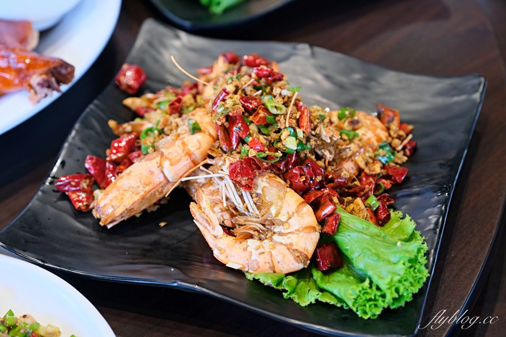 南投竹山｜饗富餐廳．紫南宮必吃甕缸雞，集合台菜和滬川料理 @飛天璇的口袋