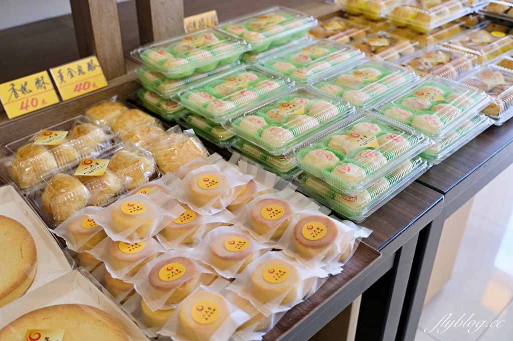 台中北屯｜一六堂餅店．巨無霸蛋黃酥在這裡，台中10大伴手禮首獎，走出藍海的金沙蛋黃酥 @飛天璇的口袋