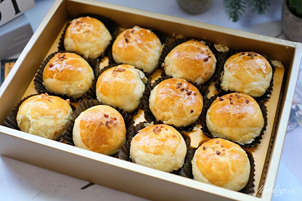 台中北屯｜一六堂餅店．巨無霸蛋黃酥在這裡，台中10大伴手禮首獎，走出藍海的金沙蛋黃酥 @飛天璇的口袋