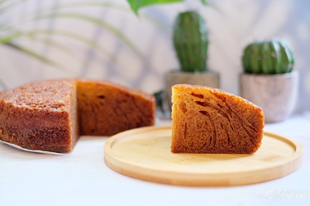 台中北屯｜一六堂餅店．巨無霸蛋黃酥在這裡，台中10大伴手禮首獎，走出藍海的金沙蛋黃酥 @飛天璇的口袋