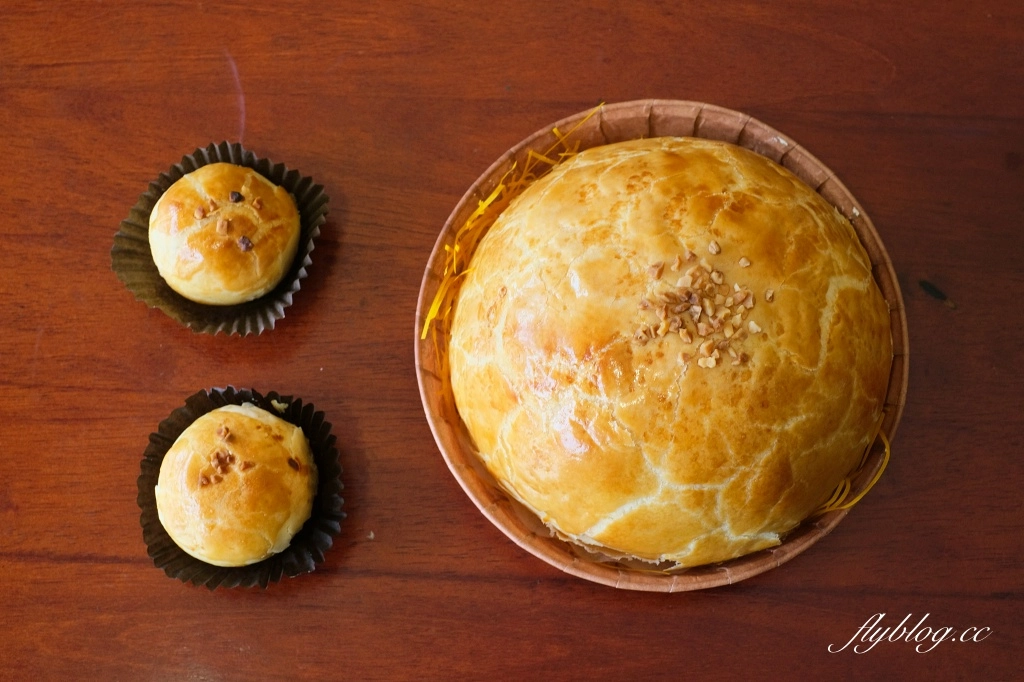 台中北屯｜一六堂餅店．巨無霸蛋黃酥在這裡，台中10大伴手禮首獎，走出藍海的金沙蛋黃酥 @飛天璇的口袋