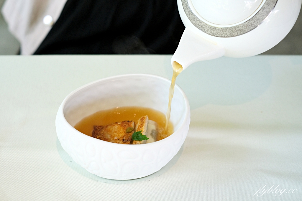 台中西區｜LAFETE 法月．存中街巷弄裡的唯美玻璃屋，台中老字號法式餐廳重新演繹 @飛天璇的口袋