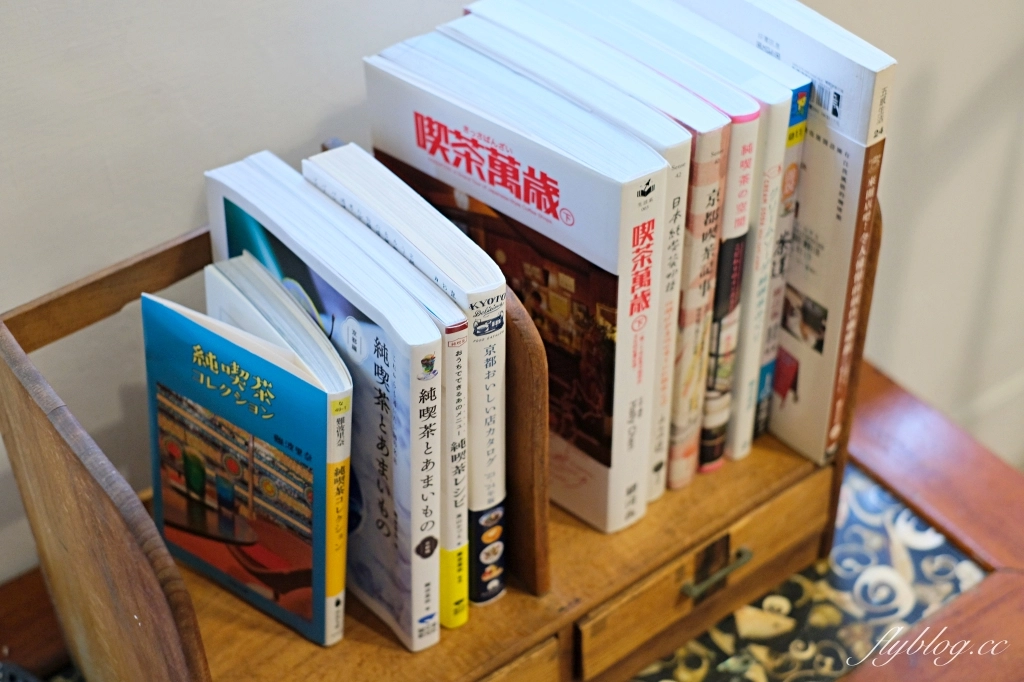 台中西區｜陸丘喫茶室．甜甜圈布丁專賣店，可愛的日式昭和老宅 @飛天璇的口袋