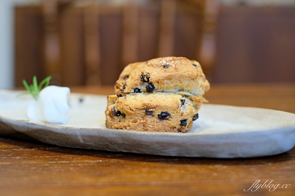台中西區｜陸丘喫茶室．甜甜圈布丁專賣店，可愛的日式昭和老宅 @飛天璇的口袋