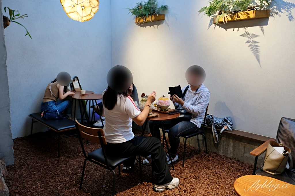 台中西區｜白与山 SHIROYAMA．台中國美館日式刨冰，結合刨冰咖啡甜點和文創 @飛天璇的口袋