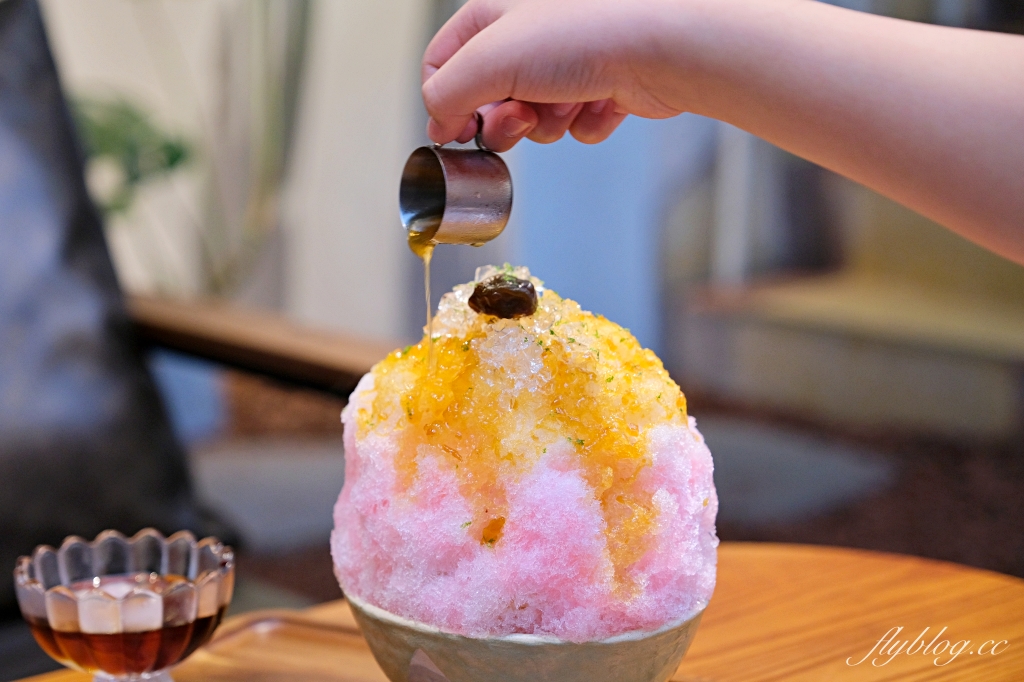 台中西區｜白与山 SHIROYAMA．台中國美館日式刨冰，結合刨冰咖啡甜點和文創 @飛天璇的口袋