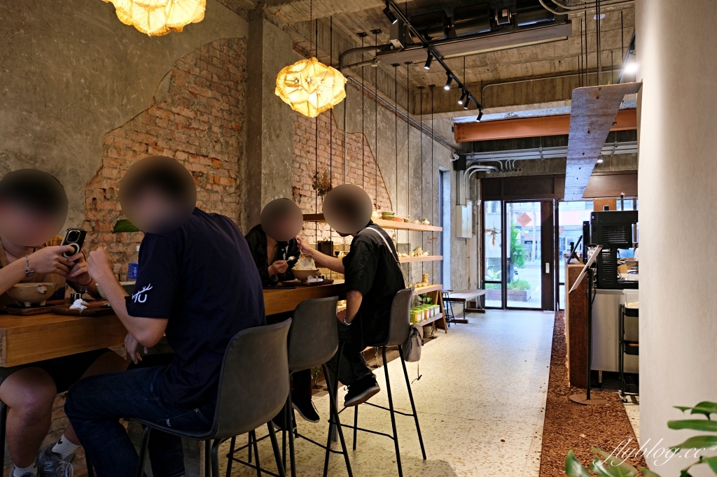 台中西區｜白与山 SHIROYAMA．台中國美館日式刨冰，結合刨冰咖啡甜點和文創 @飛天璇的口袋