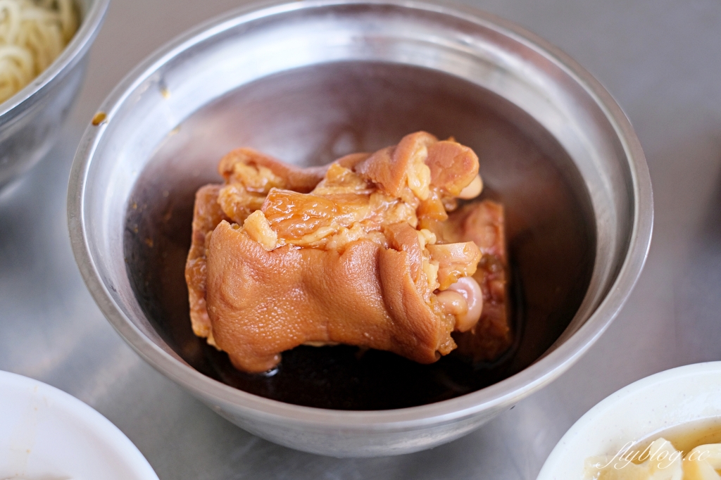 台中南屯｜三代爌肉飯．台中黎明路老字號爌肉飯，夏天記得點一杯紅茶 @飛天璇的口袋