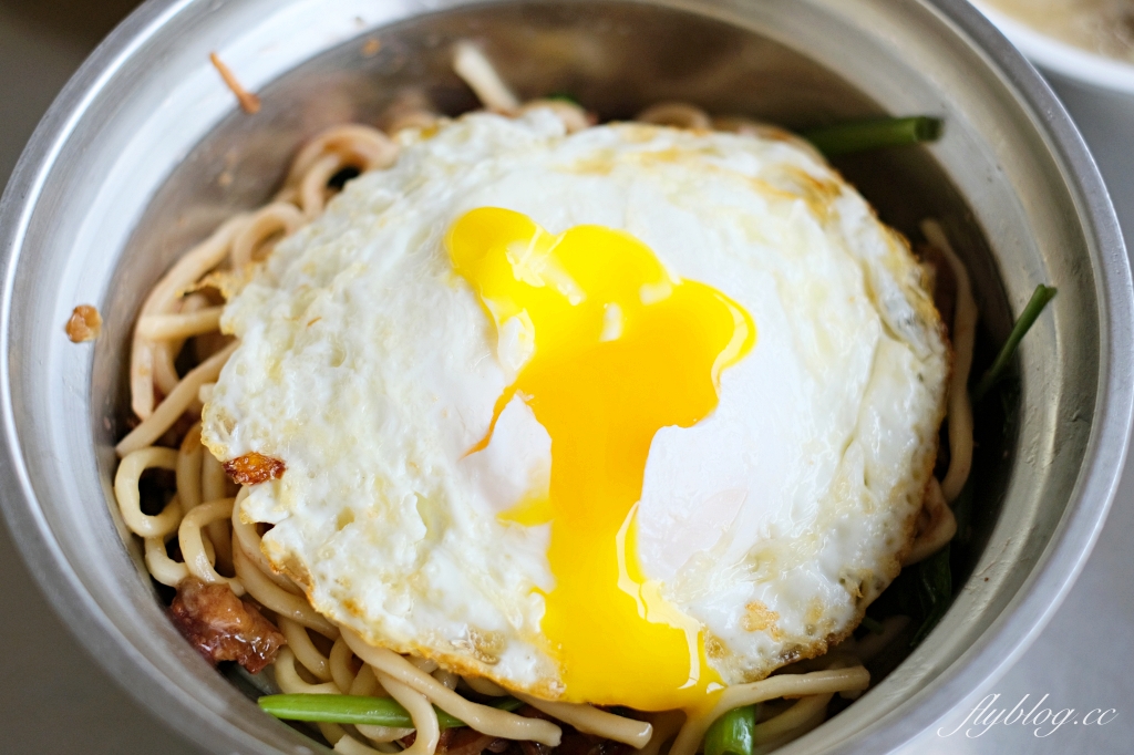 台中南屯｜三代爌肉飯．台中黎明路老字號爌肉飯，夏天記得點一杯紅茶 @飛天璇的口袋