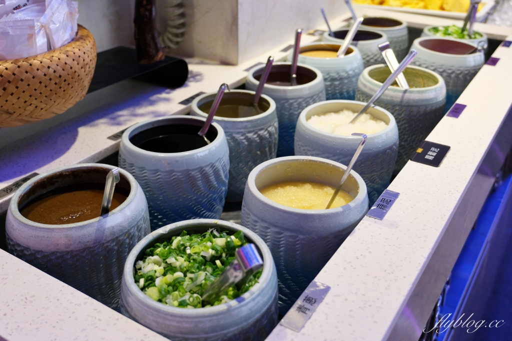 台中東區｜饗麻饗辣PLUS LALAPORT台中店．798元台中麻辣火鍋吃到飽，根本百匯餐廳的規模 @飛天璇的口袋