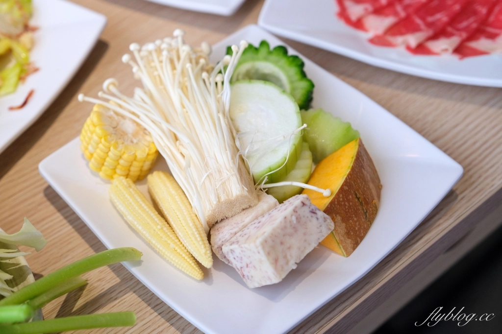 台中東區｜饗麻饗辣PLUS LALAPORT台中店．798元台中麻辣火鍋吃到飽，根本百匯餐廳的規模 @飛天璇的口袋