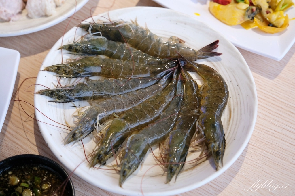 台中東區｜饗麻饗辣PLUS LALAPORT台中店．798元台中麻辣火鍋吃到飽，根本百匯餐廳的規模 @飛天璇的口袋