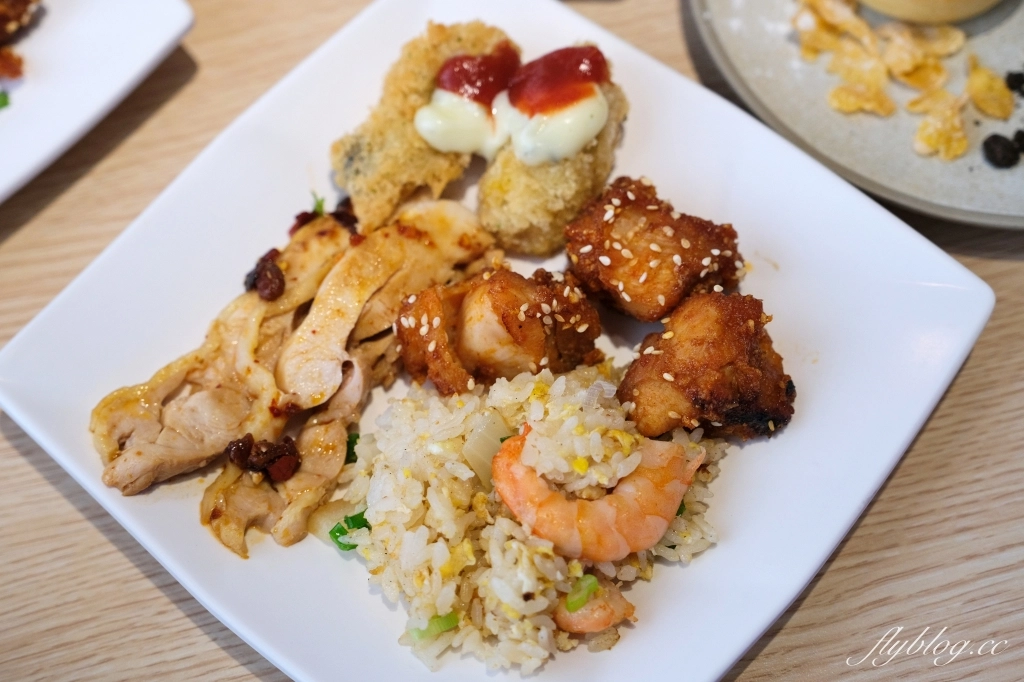 台中東區｜饗麻饗辣PLUS LALAPORT台中店．798元台中麻辣火鍋吃到飽，根本百匯餐廳的規模 @飛天璇的口袋
