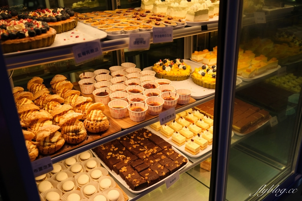 台中東區｜饗麻饗辣PLUS LALAPORT台中店．798元台中麻辣火鍋吃到飽，根本百匯餐廳的規模 @飛天璇的口袋